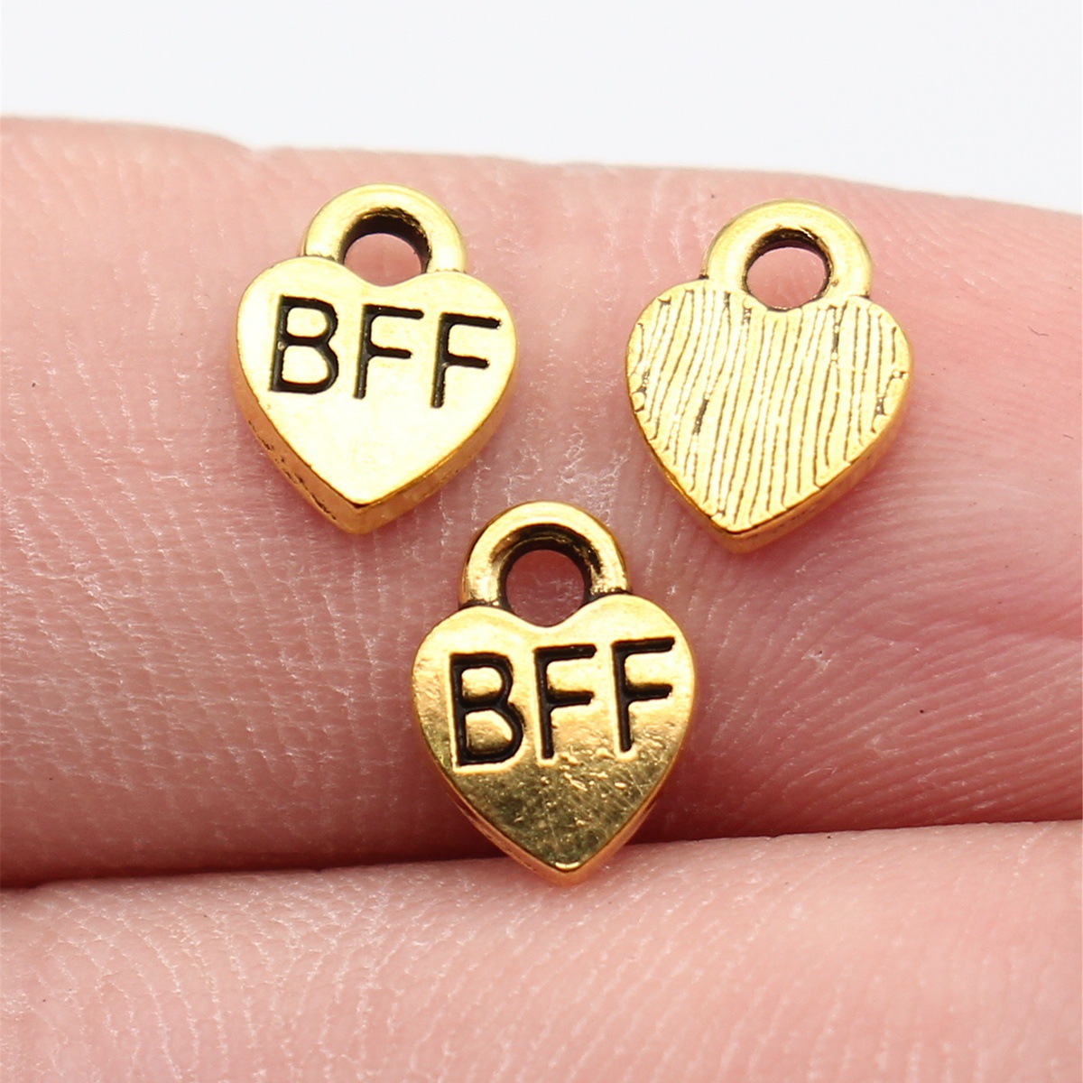 Vintage Fashion Online - 40 Piezas de Dijes de Corazón